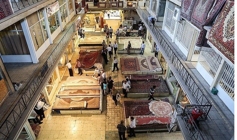 رئیس اتحادیه فرش خطاب به دولت: در طرح فروش اقساطی چرا فقط از این برندها استفاده کردید؟!