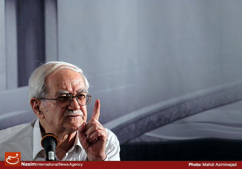 رزاقی: اقتصادمان نفتی باشد از وابستگی خلاص نمیشویم