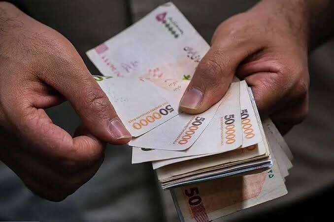 بازگشت مالیات اضافه حقوق‌بگیران؛ پول به حساب‌ها برمی‌گردد؟