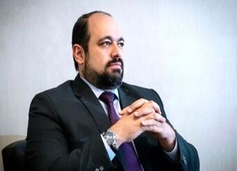  همتی تخصص ویژه‌ای در بازارسازی و نوسان‌گیری دارد و می‌تواند بازار ارز را کنترل کند