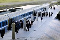 بلیت‌های قطار در لحظه آغاز پیش‌فروش «ناموجود» شدند؛ مسافران شاکی‌اند
