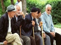 بمب ساعتی جمعیت در آستانه انفجار/ چرا بحران صندوق‌های بازنشستگی زودتر از تصور می‌ترکد؟