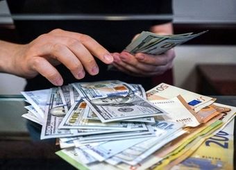 دولت به تک‌نرخی کردن ارز مکلف شد
