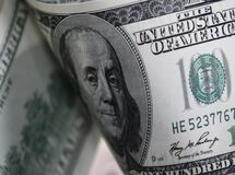 نرخ ارز محاسباتی کالا‌های اساسی و دارو روی میز کمیسیون تلفیق
