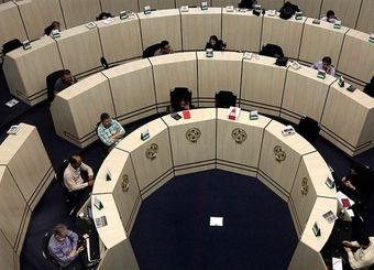 سقف تاریخی شاخص بورس در تیررس سهامداران