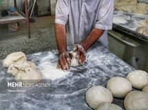 الزام واحدهای صنفی نانوایی به نصب نرخنامه قابل