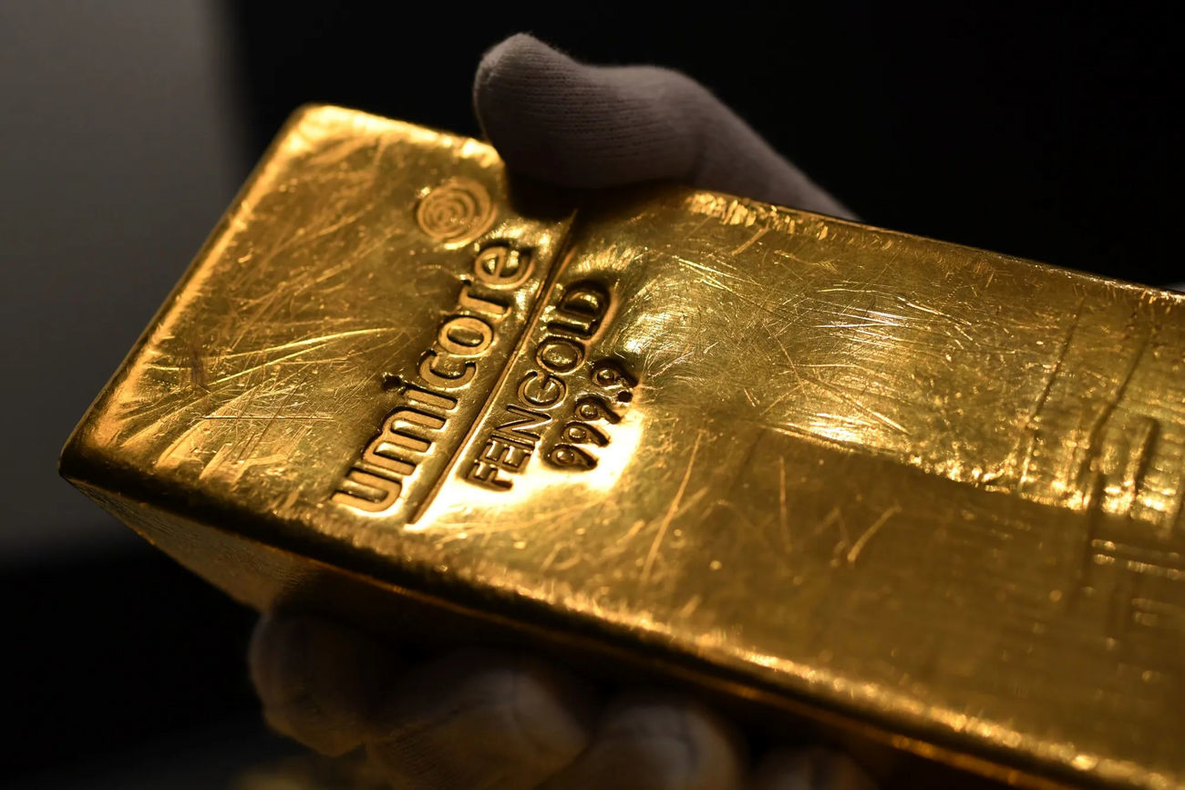 عبور قیمت طلا از 4300 دلار در سایه تعطیلی دولت آمریکا
