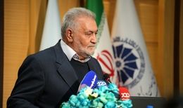 آن‌قدر که از خیانت‌های داخلی آسیب می‌بینیم از تحریم‌ها آسیب ندیدیم