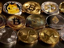 تتر در محدوده حساس ۱۰۴ هزار تومان در حال رصد بازار
