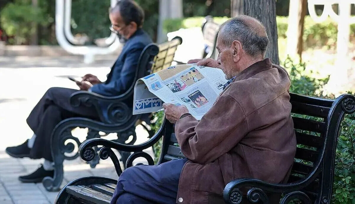 ماجرای حذف کسور بیمه اضافه‌کار/ چرا حقوق بازنشستگان کشوری به زیر خط فقر رسید؟
