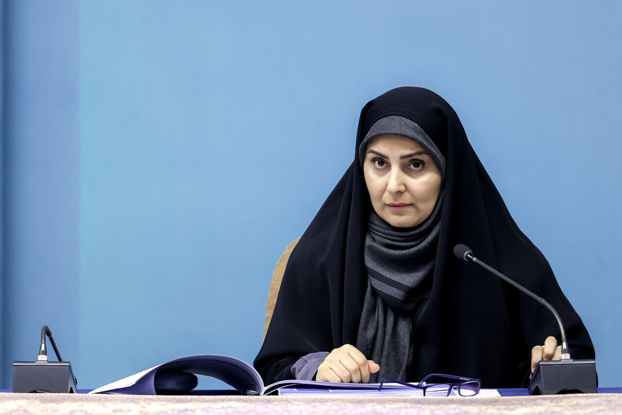 صادق: تحریم‌ها و کمبود منابع مانع اجرای کامل تعهدات ریلی است
