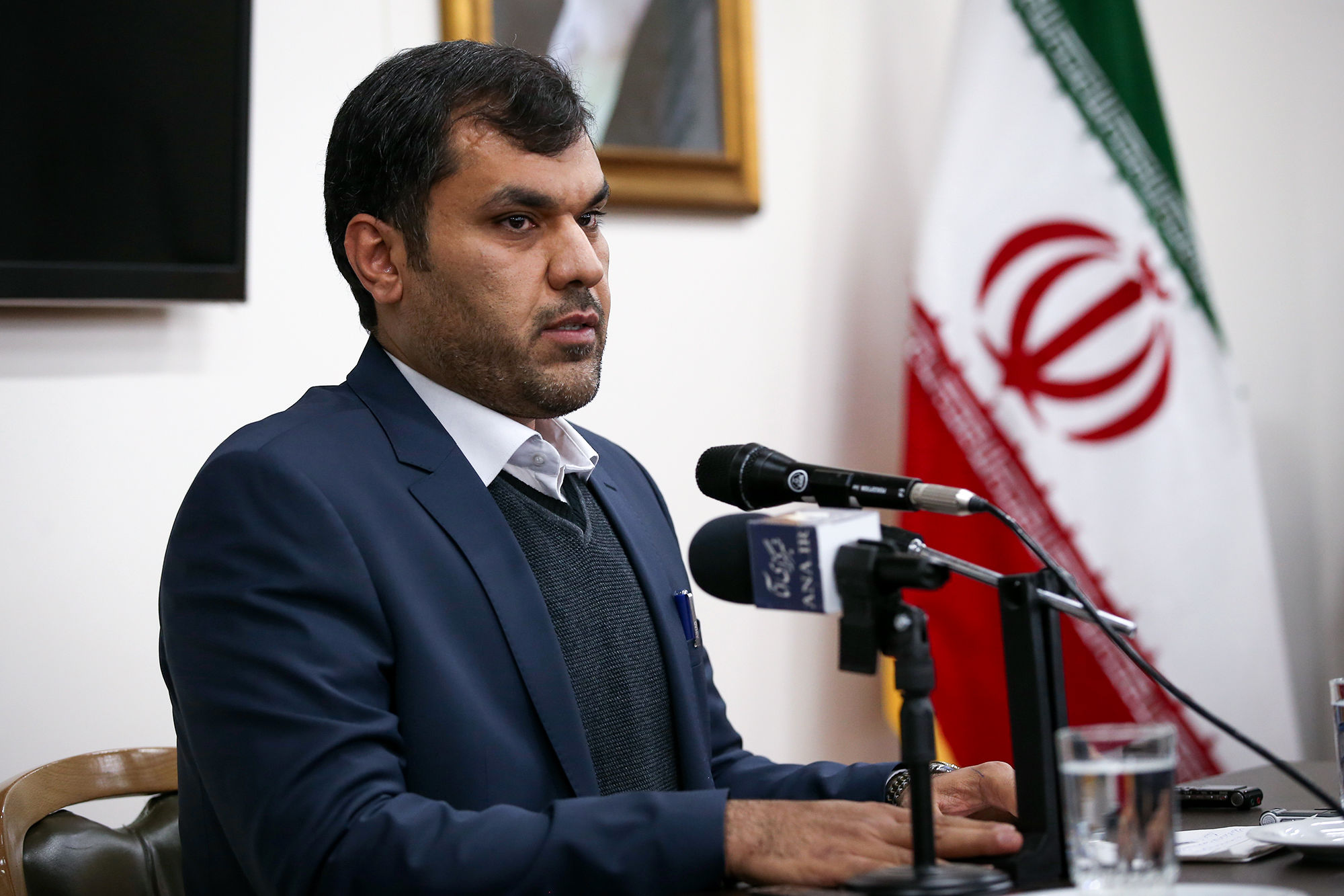 از اواخر دوره ناصری این دغدغه را داریم که کشور ما صنعتی شود یا کشاورزی؟