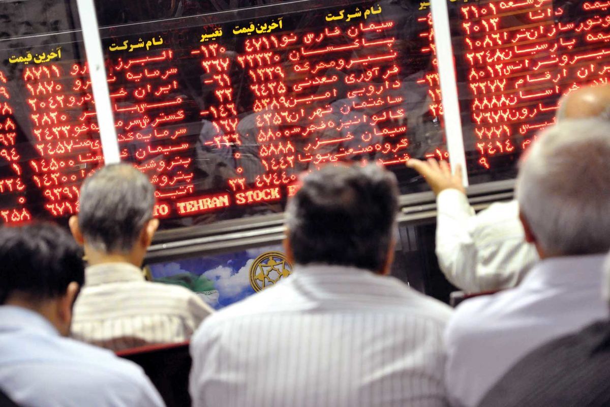 امروز؛ شاخص بورس تهران 14 هزار واحد کاهش یافت