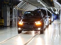 هزینه‌های تاخیر 17 ساله در خصوصی سازی ایران خودرو
