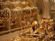 قیمت جدید طلا و سکه ۱۳ آبان‌ماه ۱۴۰۴/ ریزش قیمت طلا و سکه سرعت گرفت
