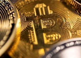 قیمت ارز‌های دیجیتال امروز / بیت‌کوین از سقف جدید عقب نشست
