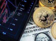 آخرین قیمت رمزارزها در جهان/ بیت کوین اوج گرفت
