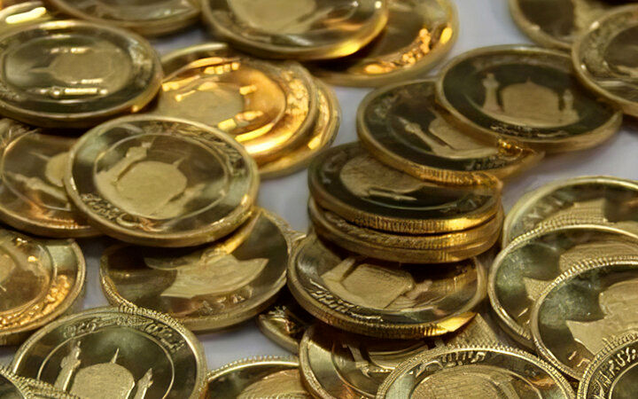 سکه بین ۱۵۲ تا ۱۵۴ میلیون تومان در نوسان است
