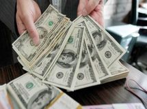 ریزش ناگهانی قیمت دلار، یورو، پوند و سایر ارزها امروز ۱۷ مهر ۱۴۰۴ / قیمت دلار بازار آزاد ۵ هزارتومان ارزان شد